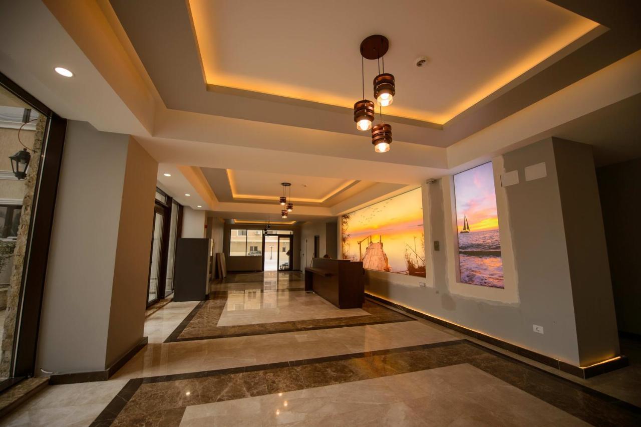 Solid Residence Mamaia Buitenkant foto